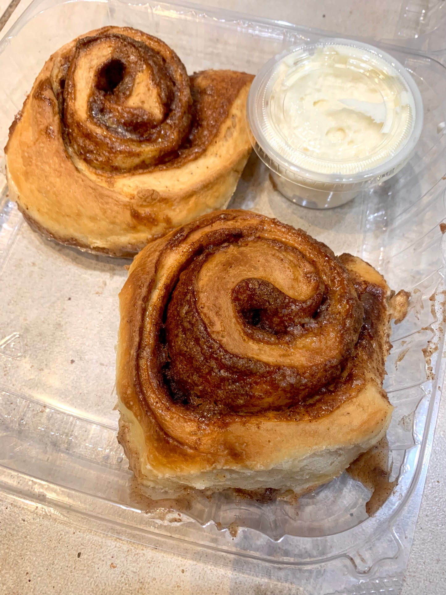 Classic Extra Large Gourmet Cinnamon Rolls (2-Pack)